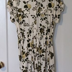 NWOT LuLaRoe S Stacie Cream with green and yellow roses